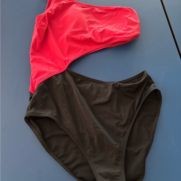 Abercrombie & Fitch One Shoulder Colorblock One Piece Swimsuit - Picture 3 of 5